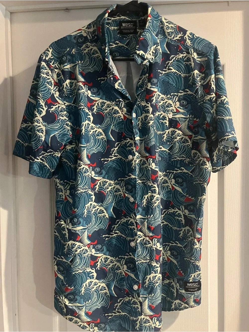 WESC Small Men’s Short-Sleeve Navy Wave Print Shirt